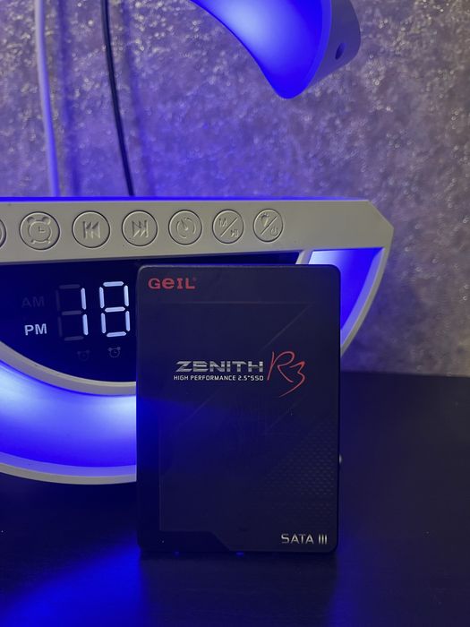 GeIL Zenith R3 1TB SSD как новый