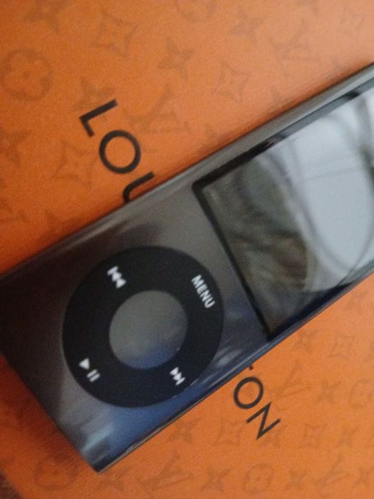 Assalom alekum Ipod Sotiladi holati yangidek tinniq ishlab turdibdi