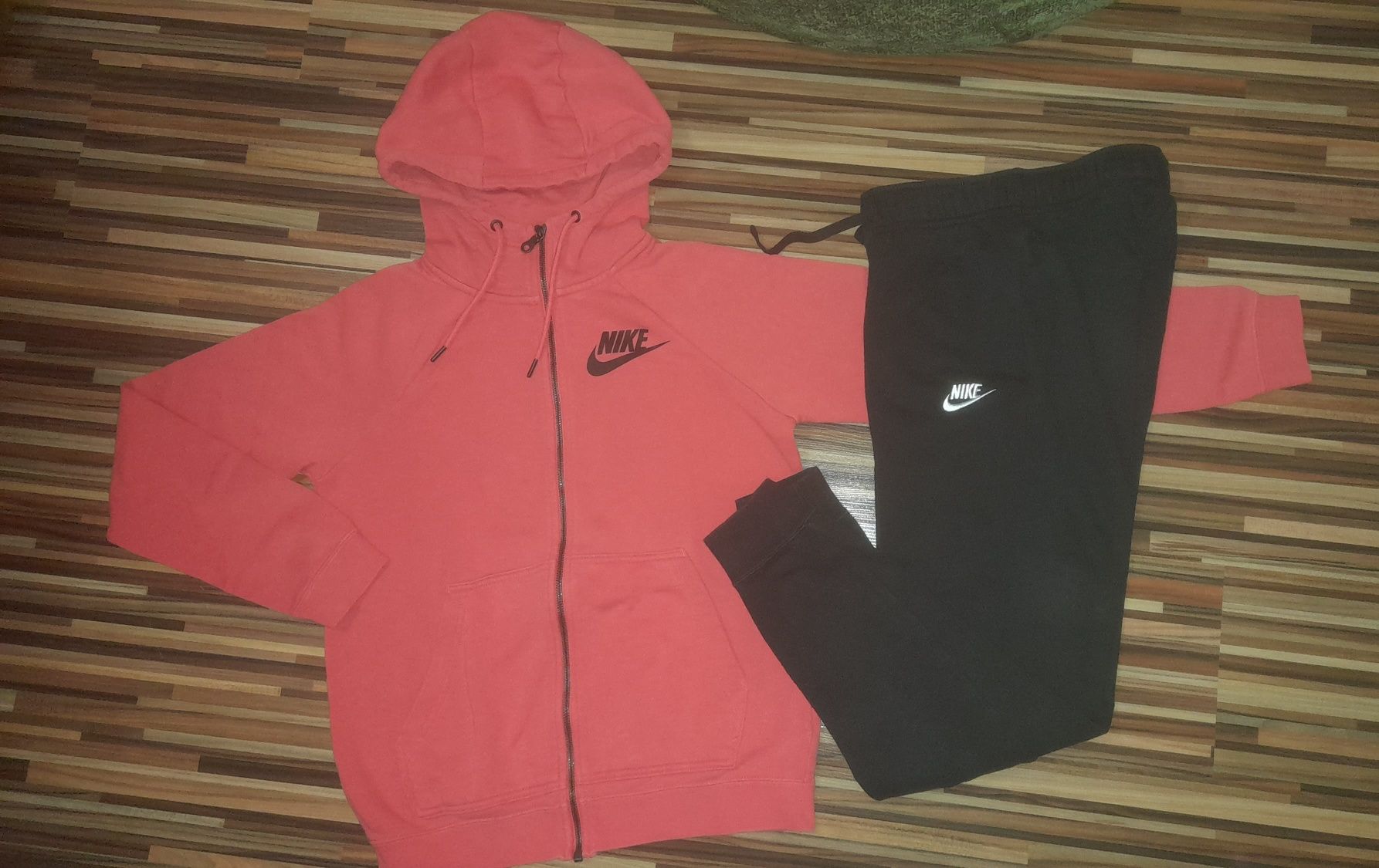 (XS) NIKE оригинален екип 2 части