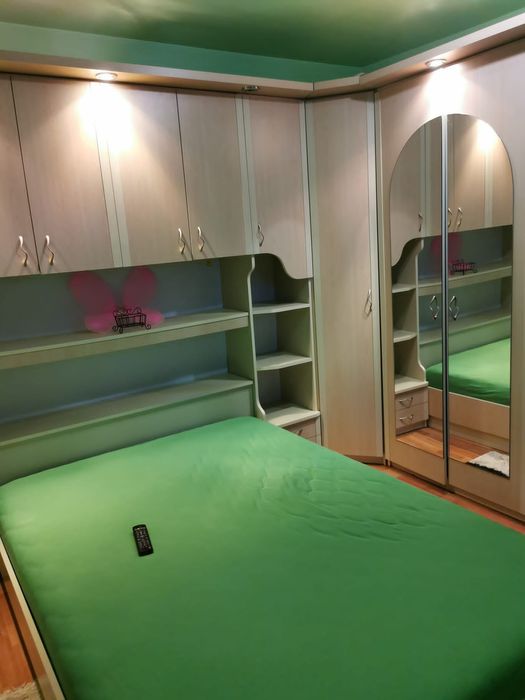 Închiriez apartament 2 camere decomandat – zona Nufărul, etajul 2