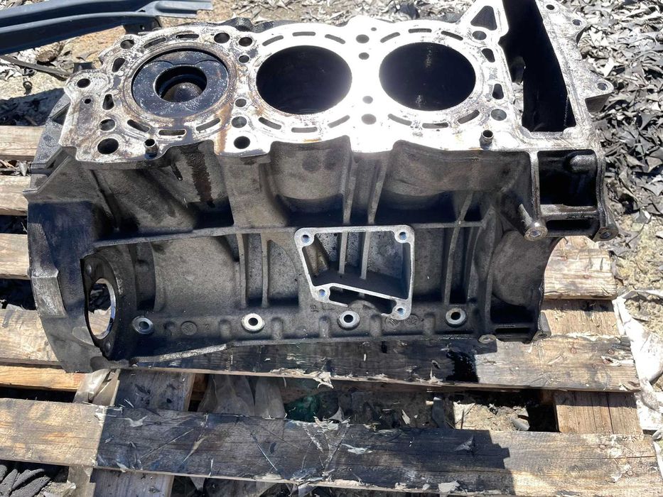 Окомплектован Блок OM642.921 R6428105 MERCEDES E class W211 V6 4matic