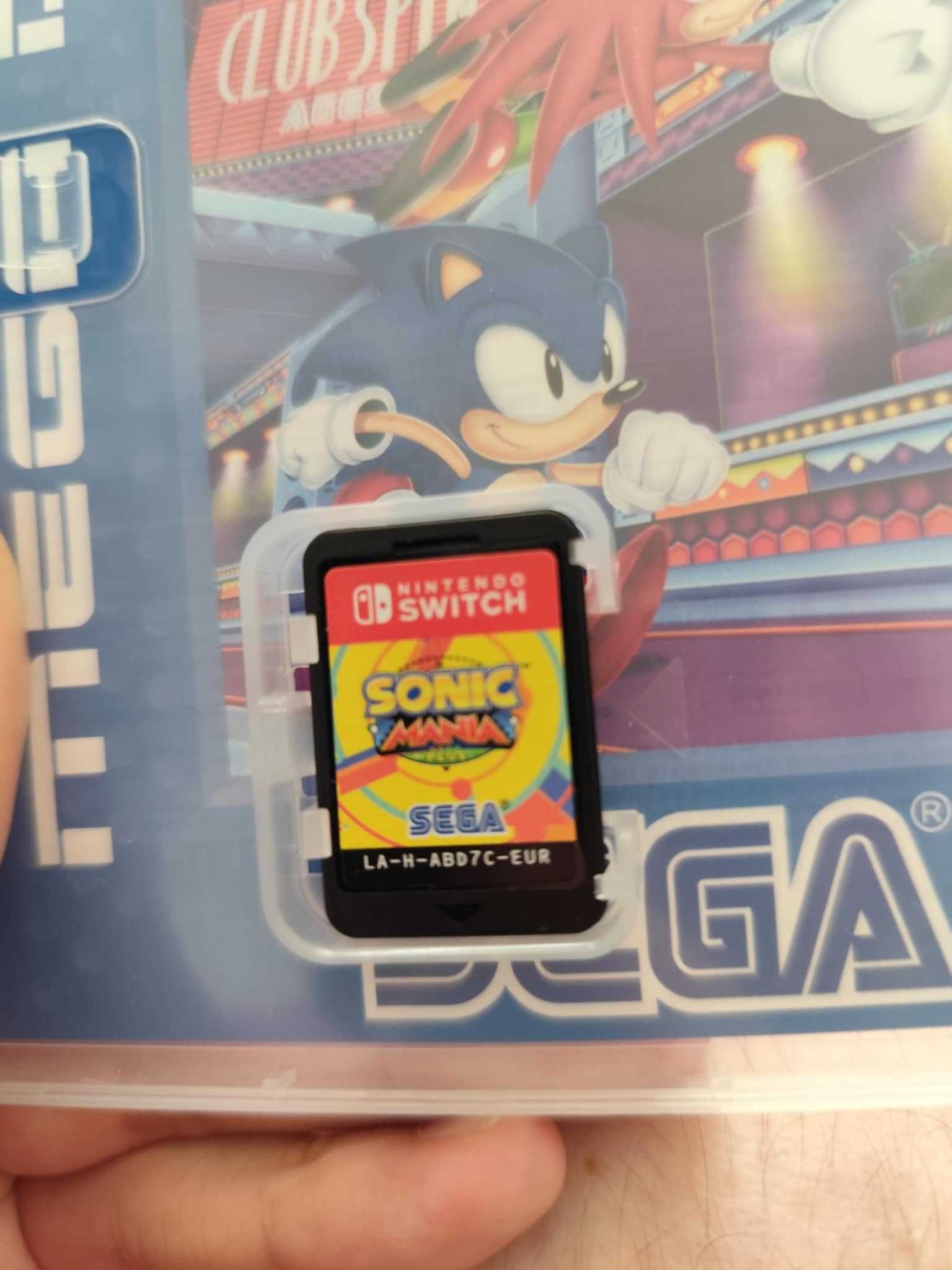 Nintendo Switch в отлично състояние с 3 игри