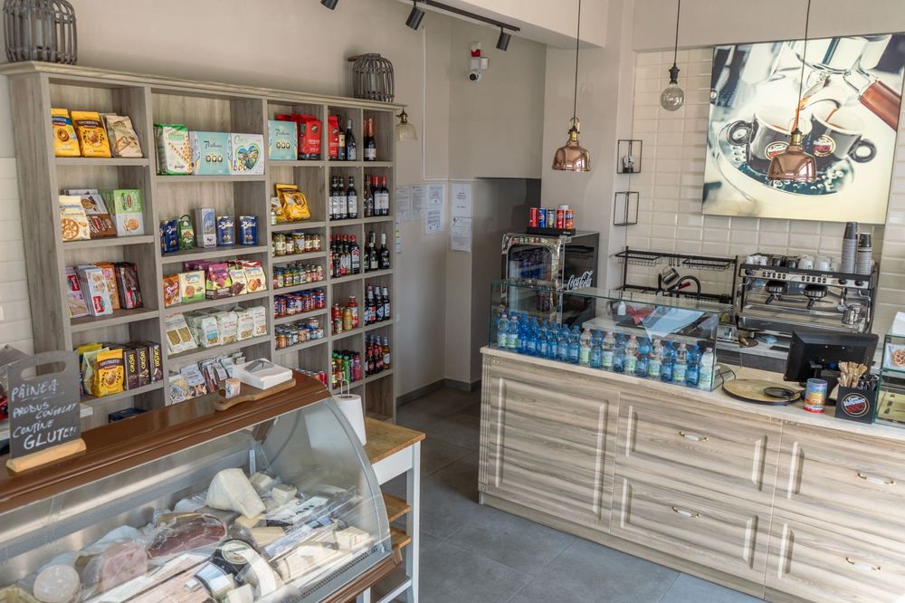 Afacere bar/bacanie la cheie complet echipată