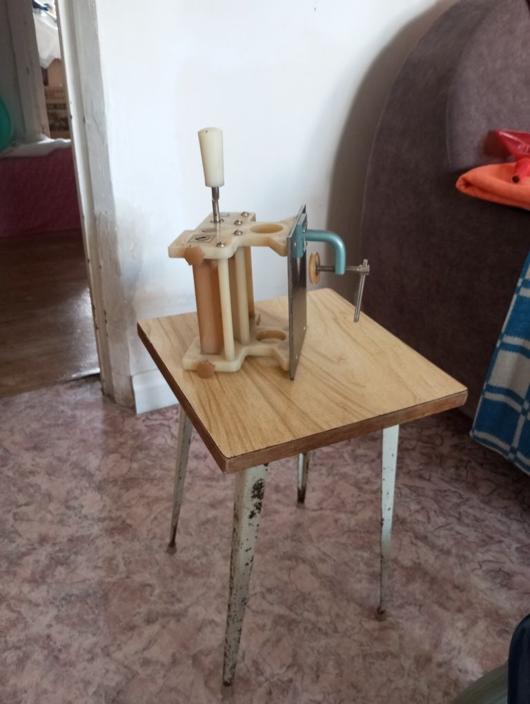 Продается ручная лапшерезка.