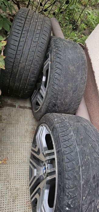 Genți împreună cu cauciucuri 225 40 18