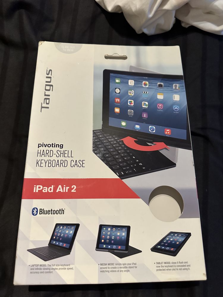 Husa bluetooth IPad și husa simpla iPad