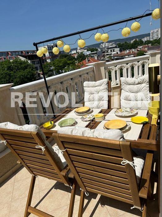 Дава се под наем Двустаен апартамент в Варна, Център - 110 кв.м за 1400 € - Снимка #8