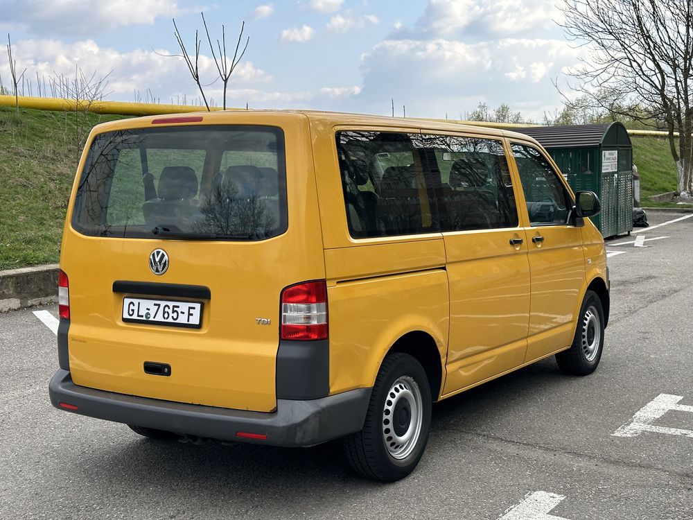 VW Transporter T5 2.0 Tdi Euro 5 cu 8+1 Locuri