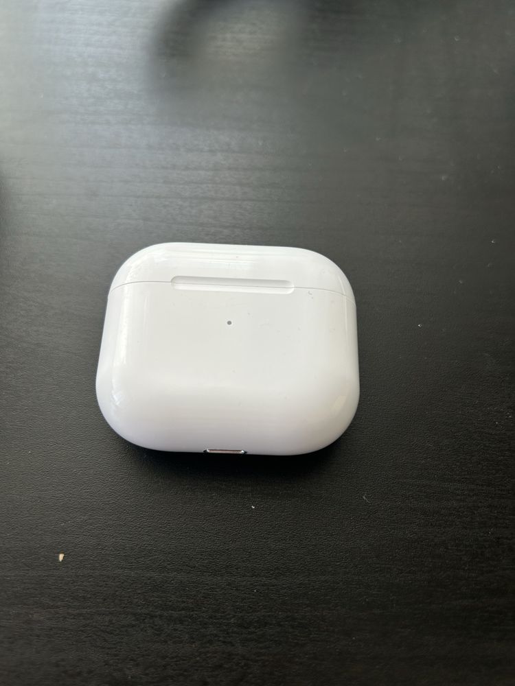 Airpods with MagSafe Charging Case