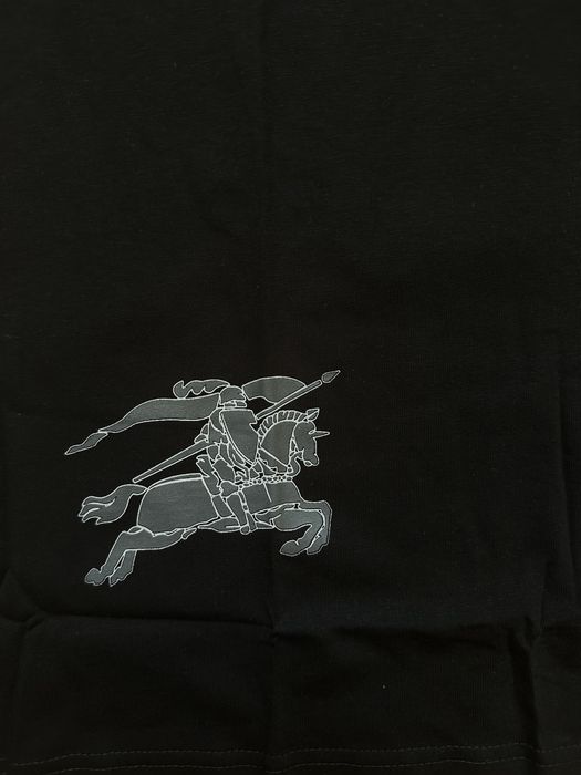 Tricou Burberry nou cu eticheta