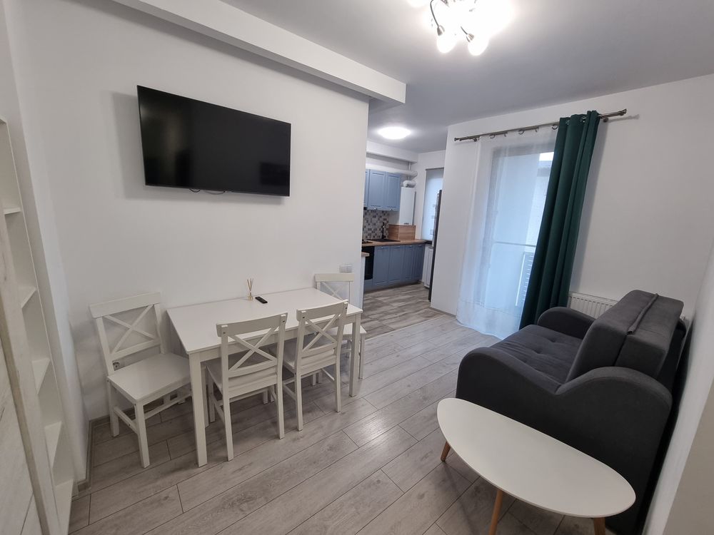 Inchiriez apartament zona Sub Cetate