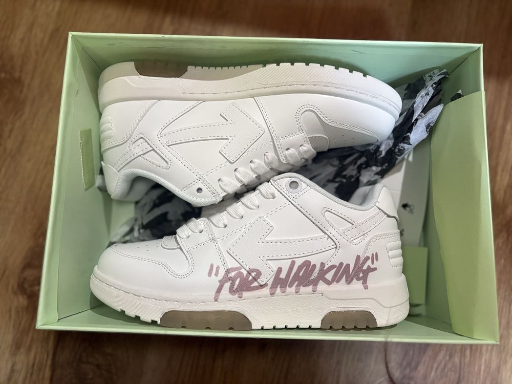 Off-white out of office - pink