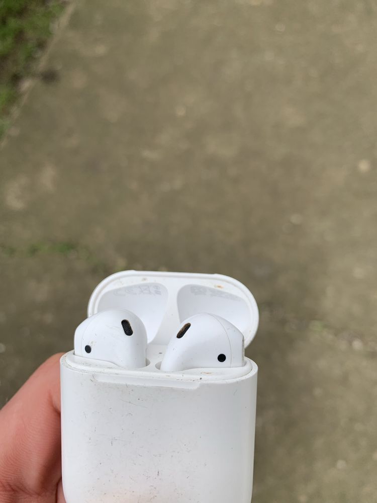 vand casti airpods gen 2  in stare perfecta