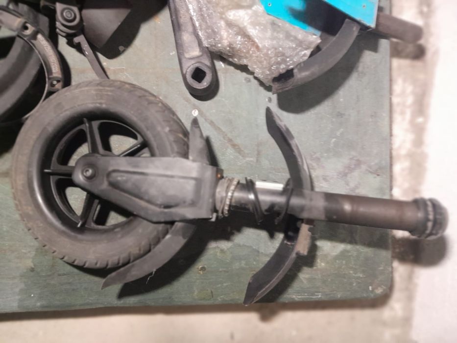 Vând piese trotineta electrică