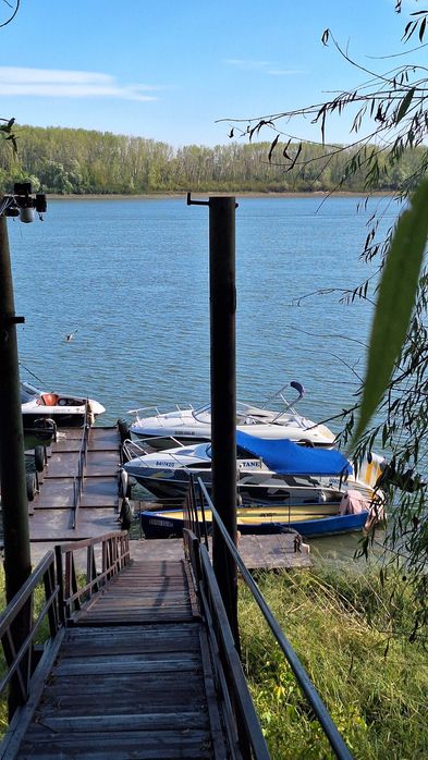 Locuri acostare barci
