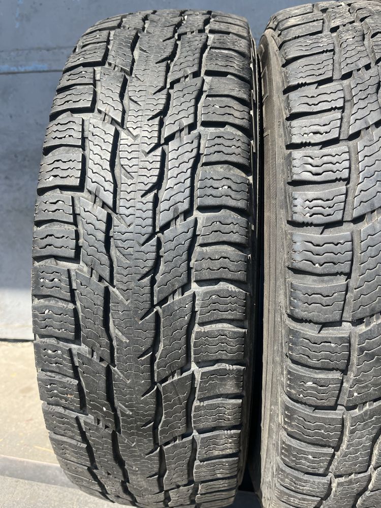 2 бр. гуми за бус 205/75/16C Nokian DOT 1419 6,5 mm