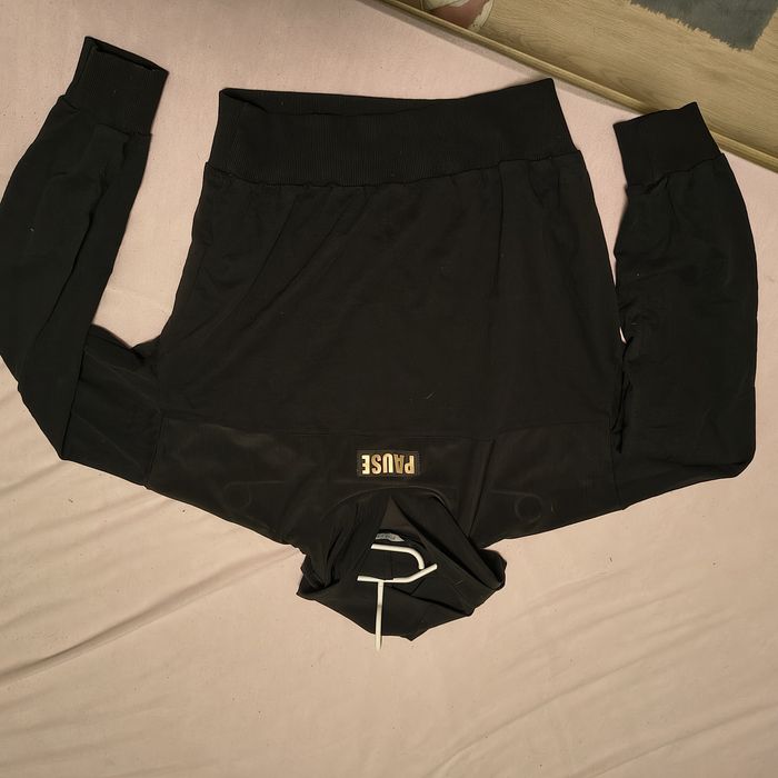 Блуза с качулка pause