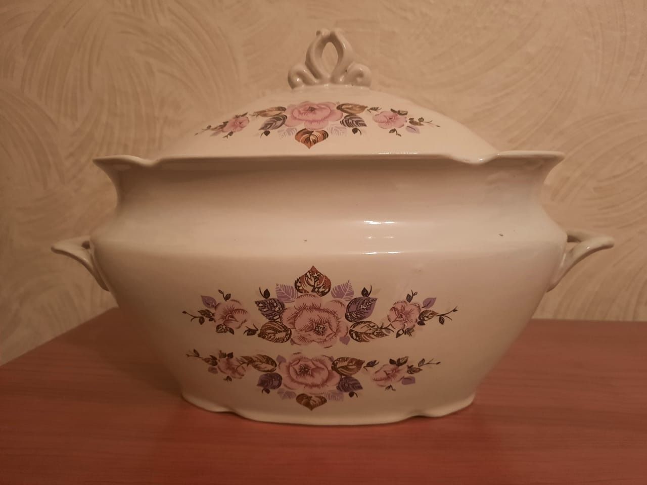 Продам супницу очень красивую