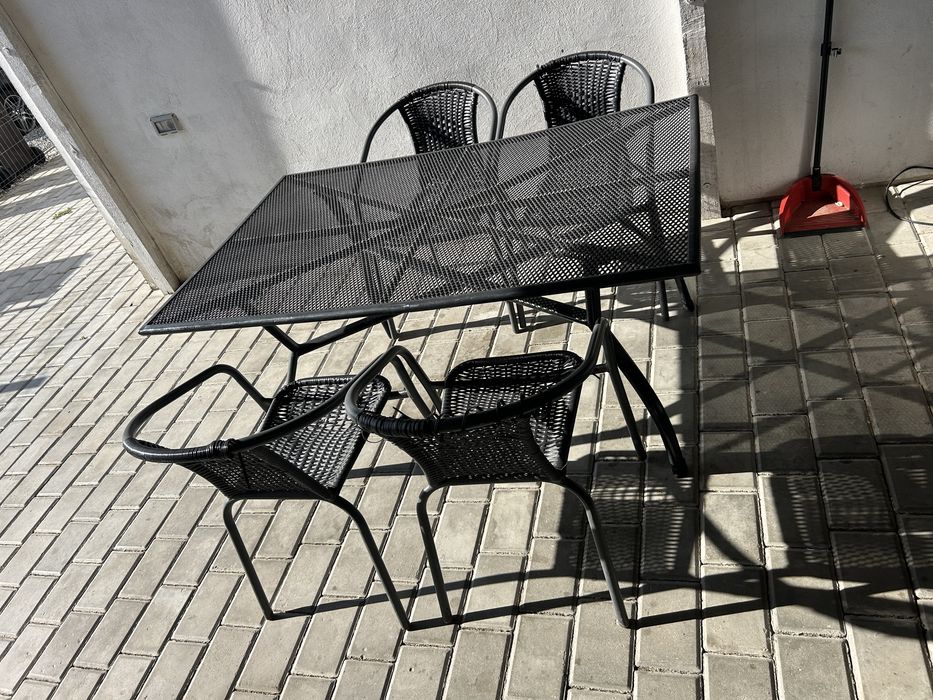 Masa exterior + 4 scaune