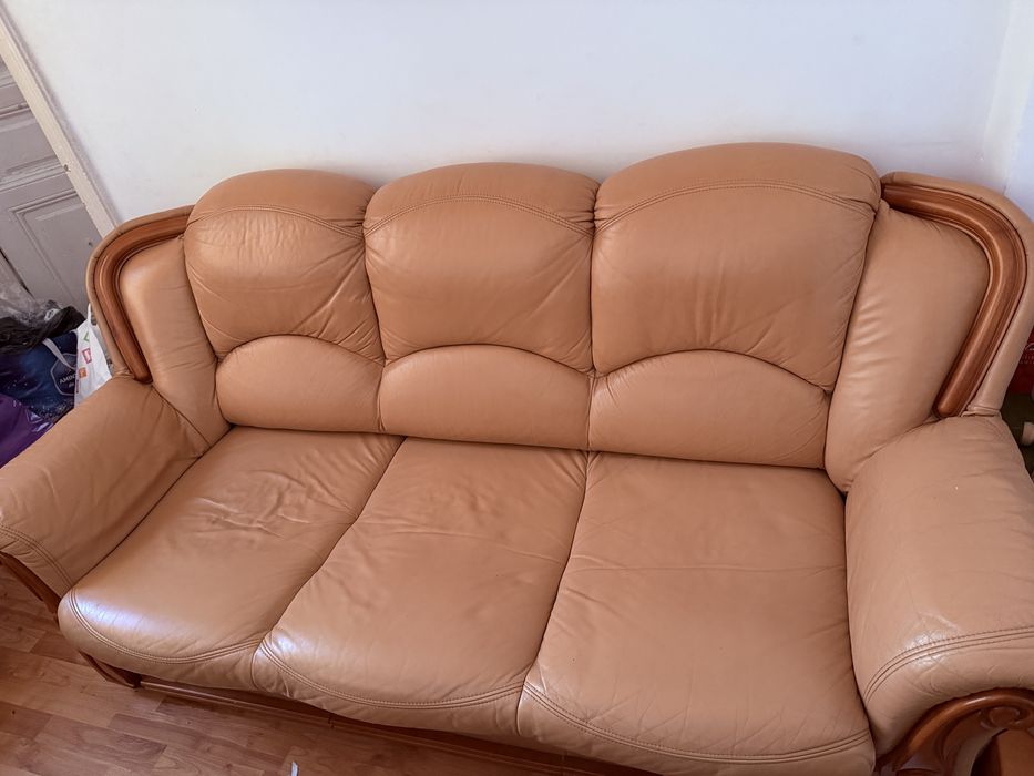 Vand canapea extensibila si doua fotolii din piele naturala