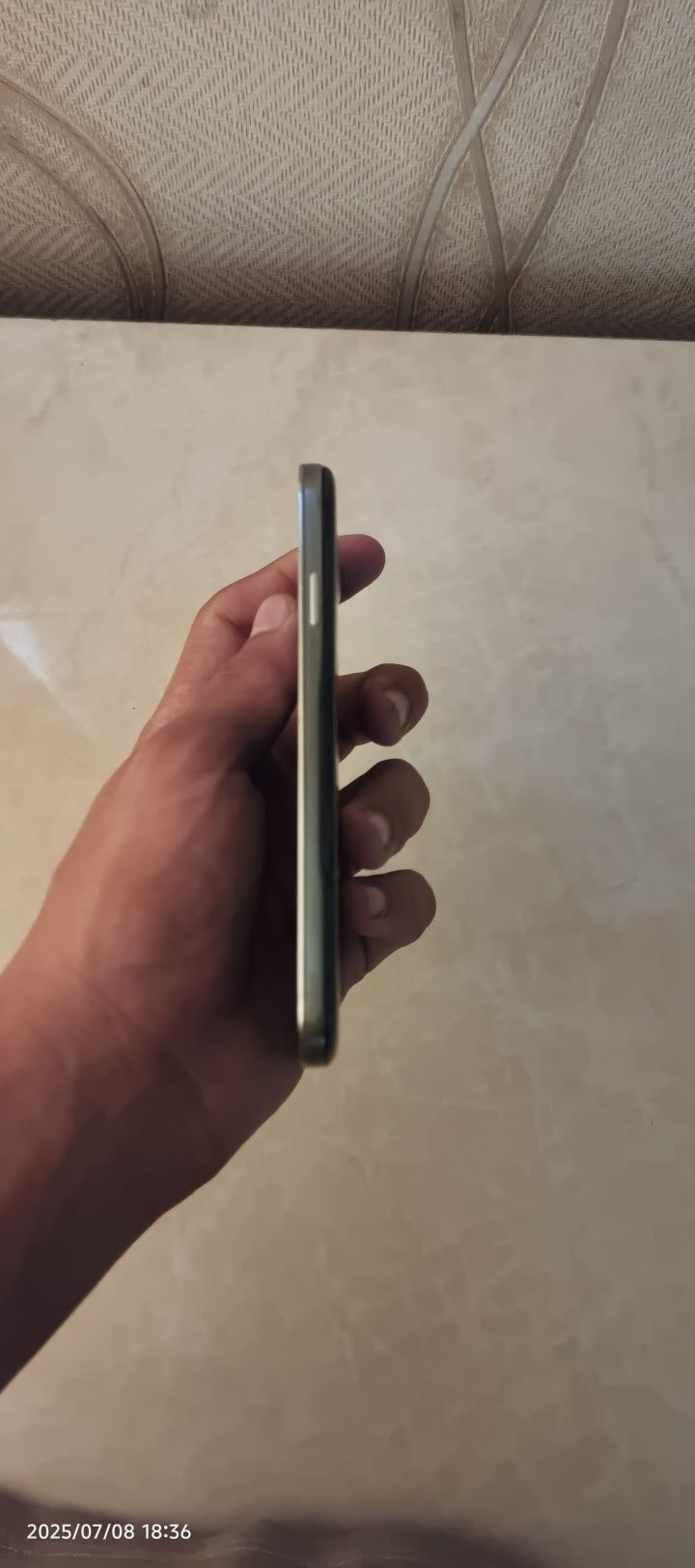 Samsung j4 sotiladi