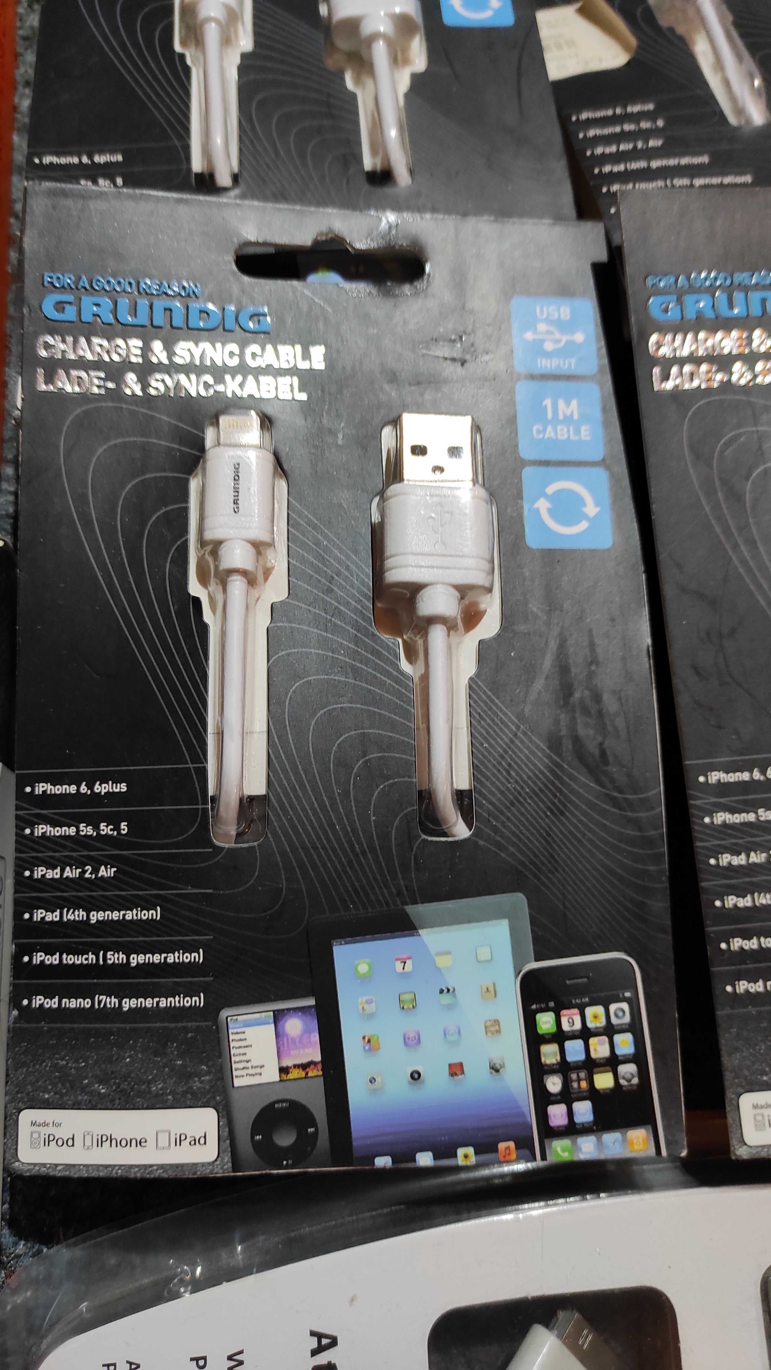 12 buc cabluri pentru iPod/iPhone/iPad incarcator si o husa 175 RON