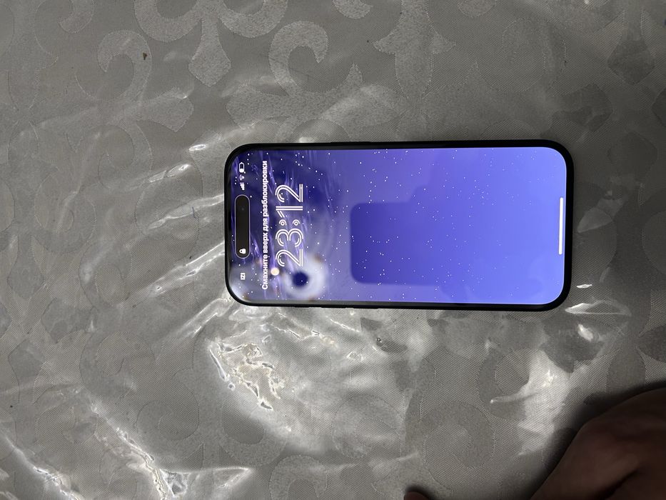 iPhone   16 почти новый