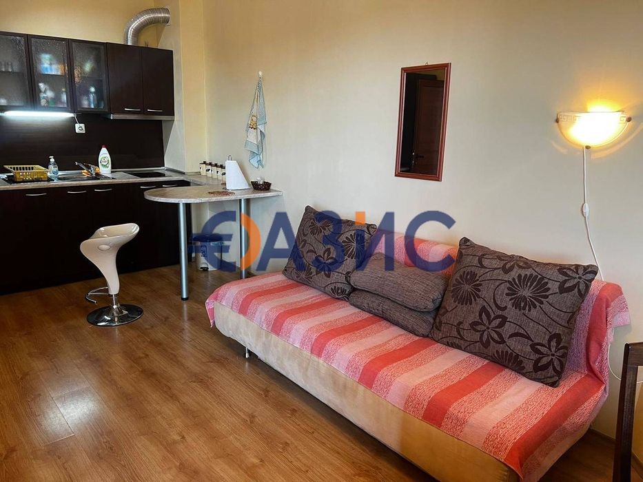 Продава се Двустаен апартамент в к.к. Слънчев бряг - 64 кв.м за 1227 €/кв.м - Снимка #4