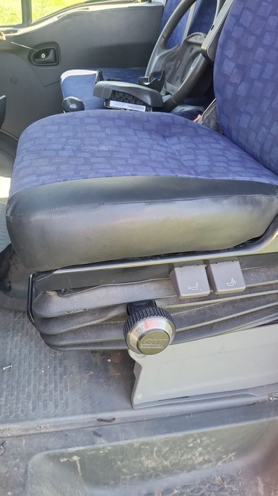 Scaun perna aer iveco