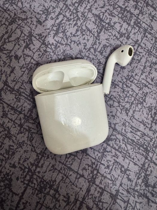 AirPods 2 продается
