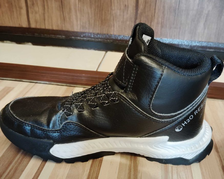 Детски боти New Balance