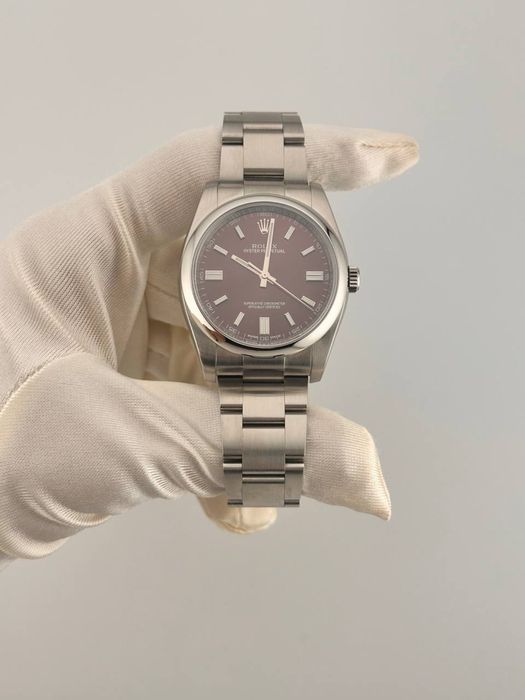 Rolex Oyster.