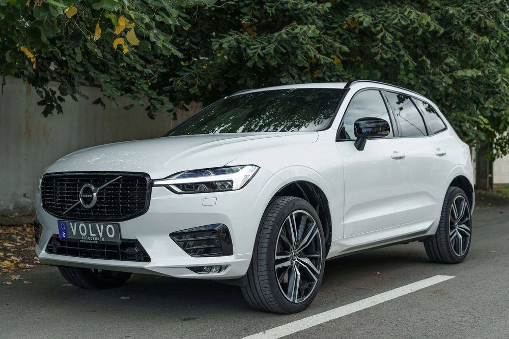 Volvo XC 60 R-Design*Pano*audioHK*Four-C*BLIS*Pilot Assist