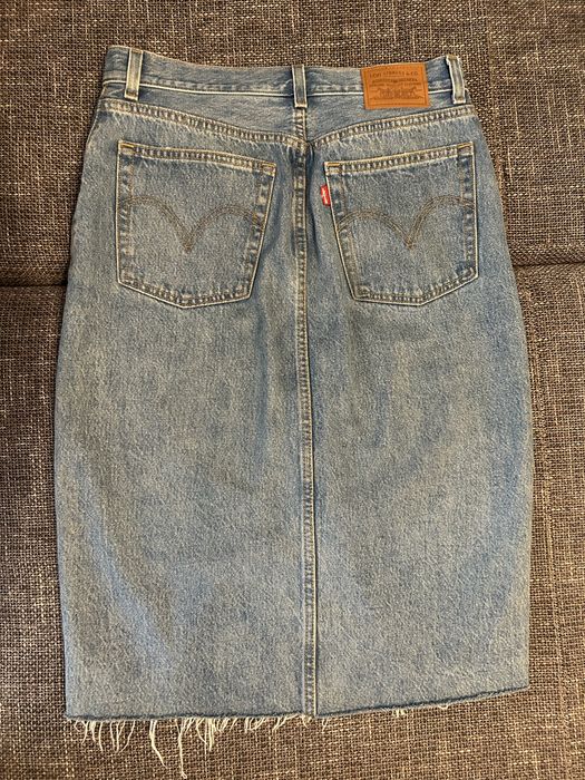 Fustă denim Levi’s nouă