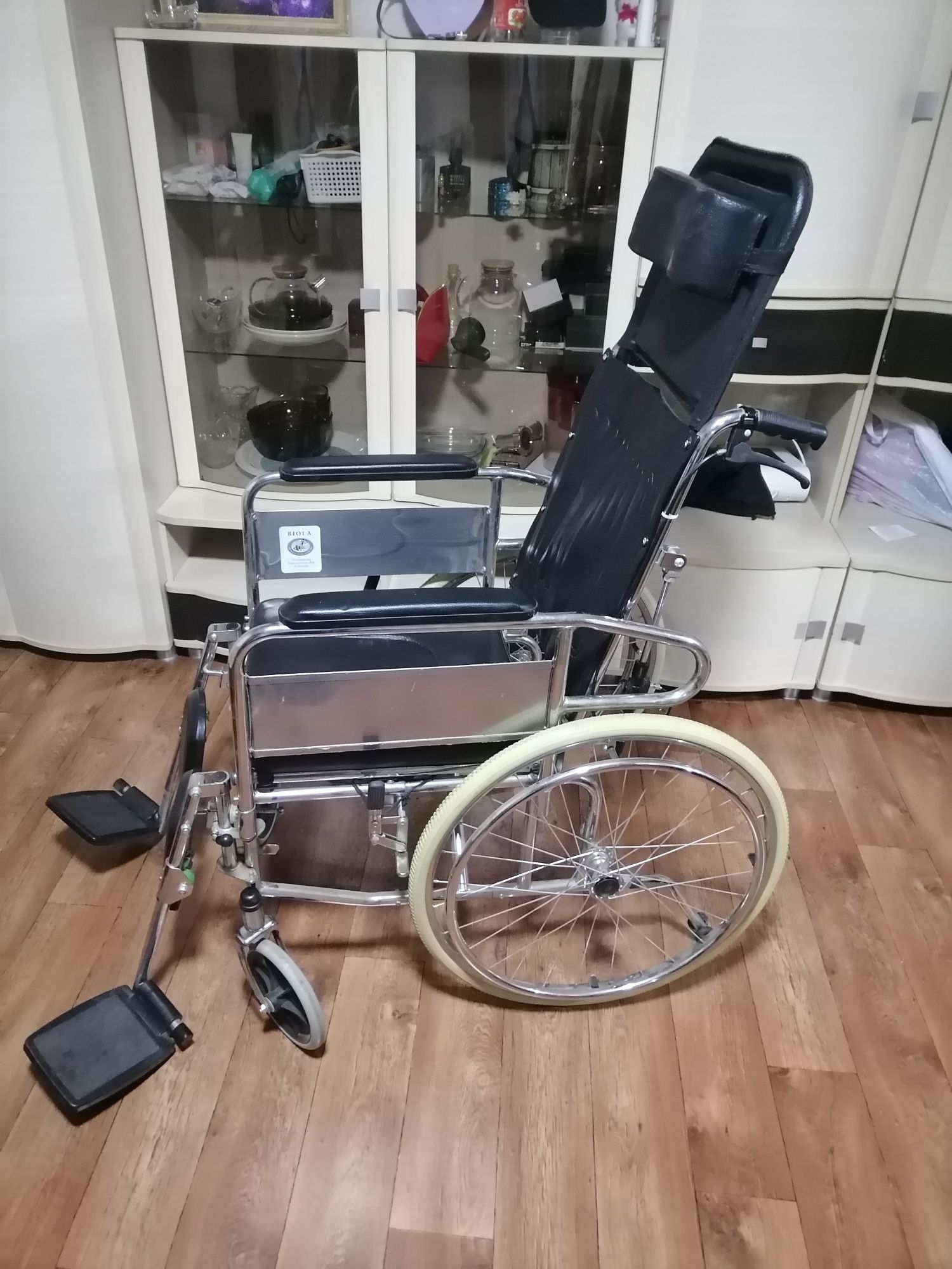 Продам инвалидную каляску.