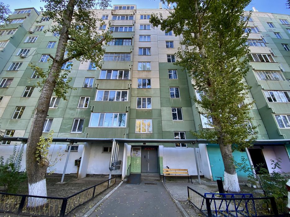 Продам 2 комнатный квартиру