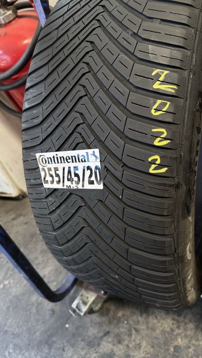 255/45/20 continental mixte