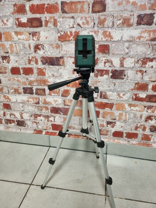 Laser parkside cu trepied