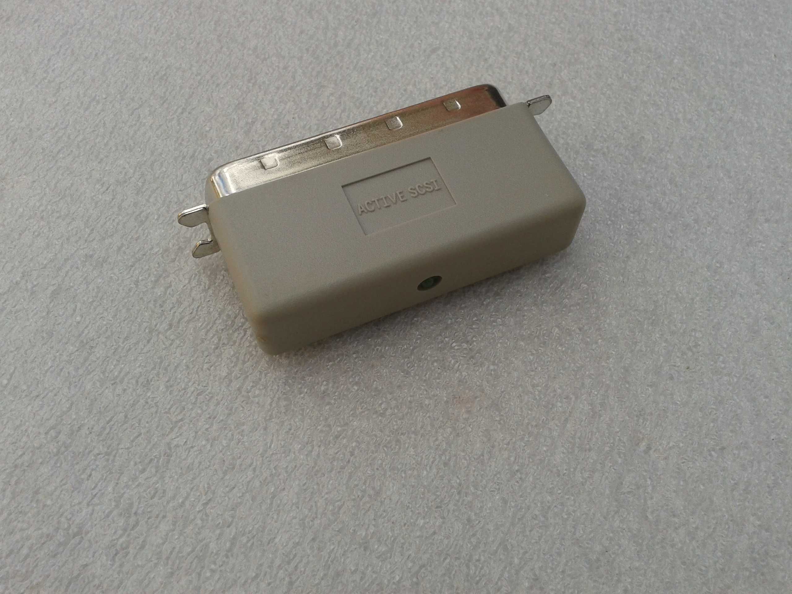 Terminator SCSI Activ LED 50-pin Centronics