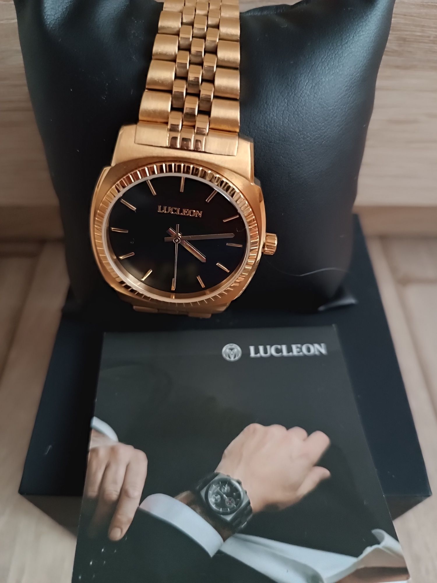 Часовник Lucleon