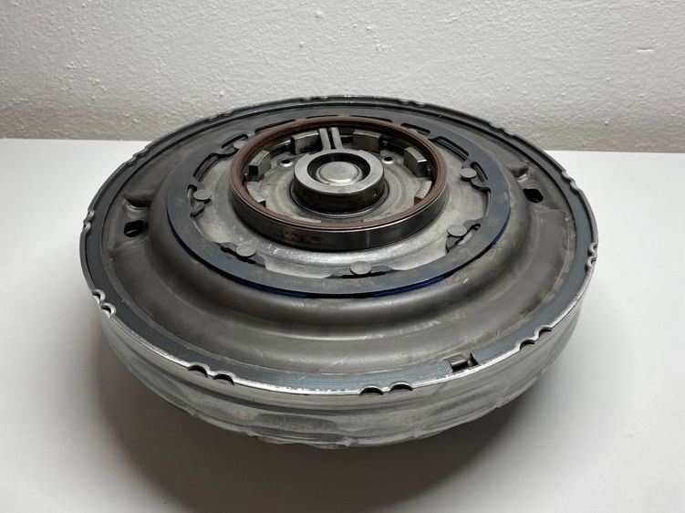 Capac ambreiaj cu simering cutie automata PowerShift DCT450 Ford Volvo
