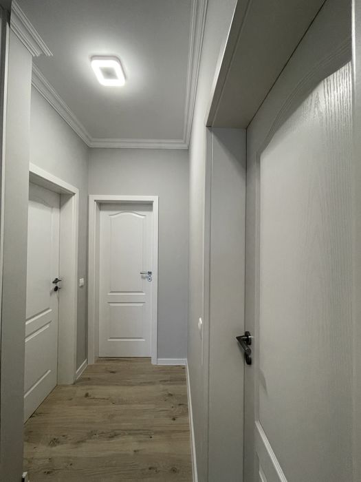 Дава се под наем Тристаен апартамент в Бургас, Изгрев - 103 кв.м за 816 € - Снимка #16