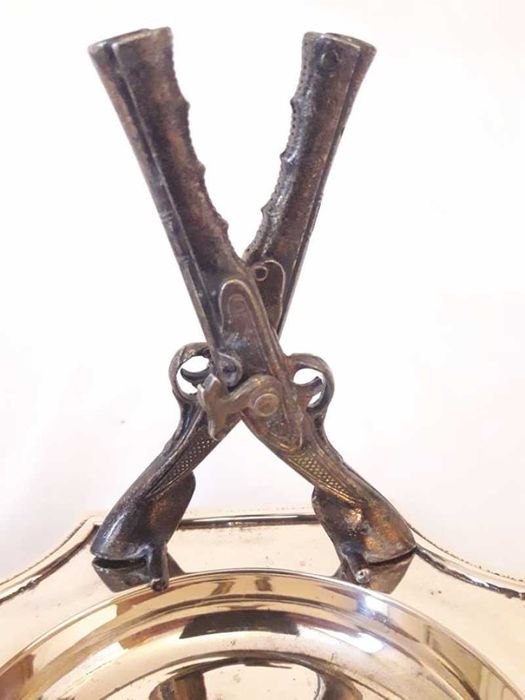 Scrumiera din bronz cu ornament baietas