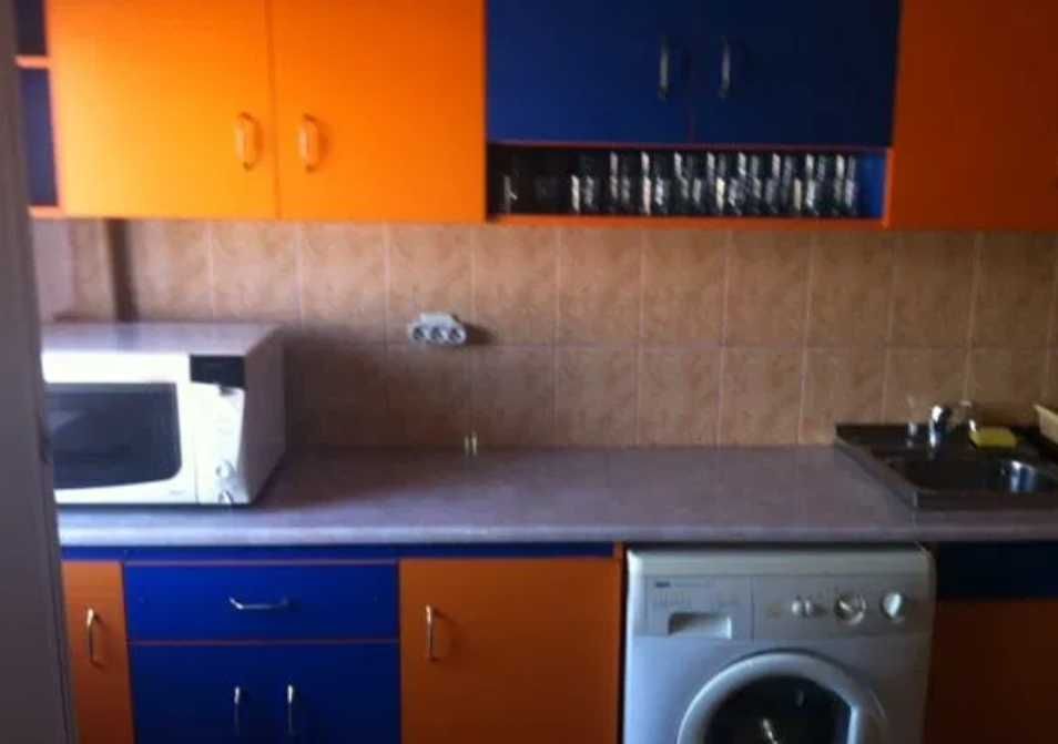 Дава се под наем Тристаен апартамент в Пловдив, Христо Смирненски - 82 кв.м за 331.5 € - Снимка #1