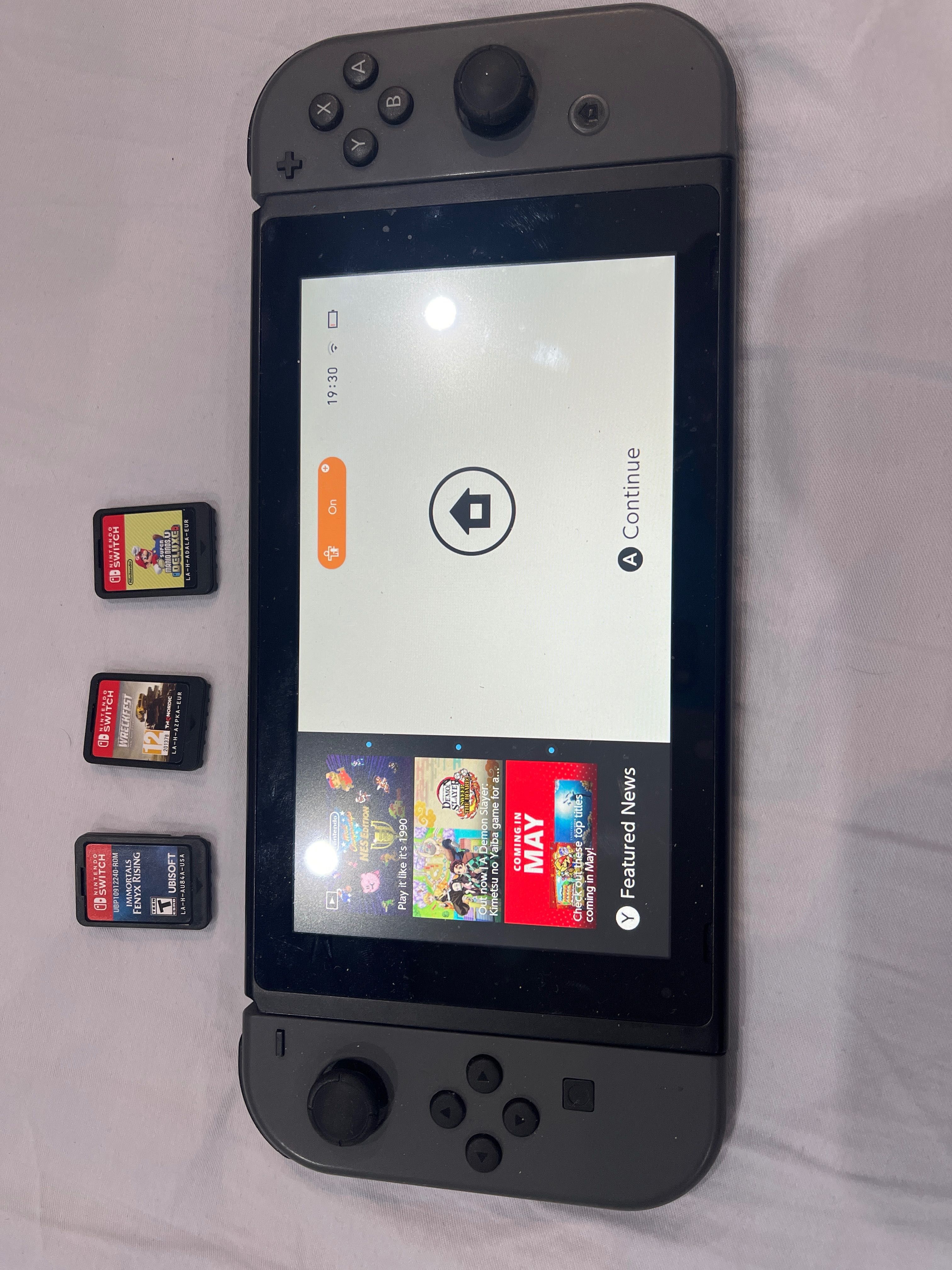 Nintendo switch V2 black с игри