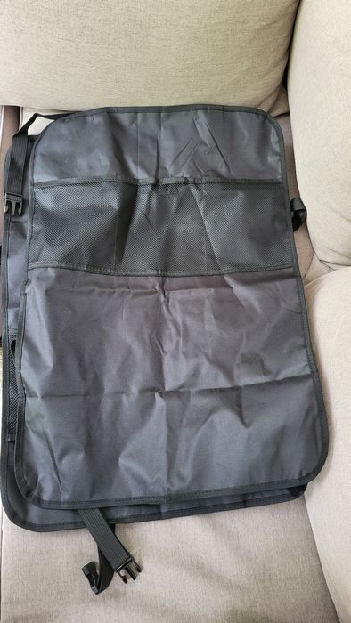 Vand protectie scaun auto copii spate cu spatii depozitare