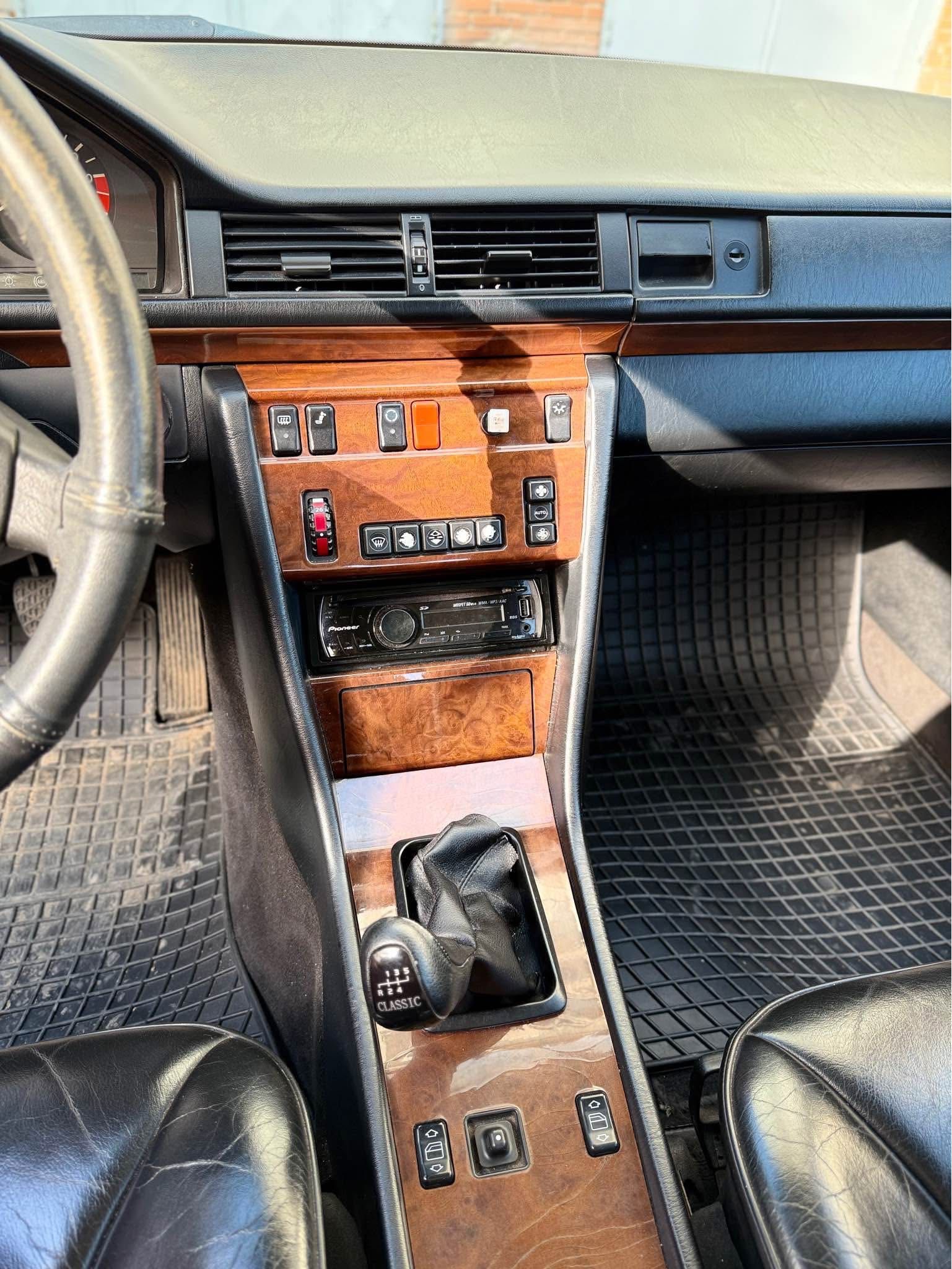 Продава се! Mercedes-Benz W124 Limousine 200 E (1992г.)