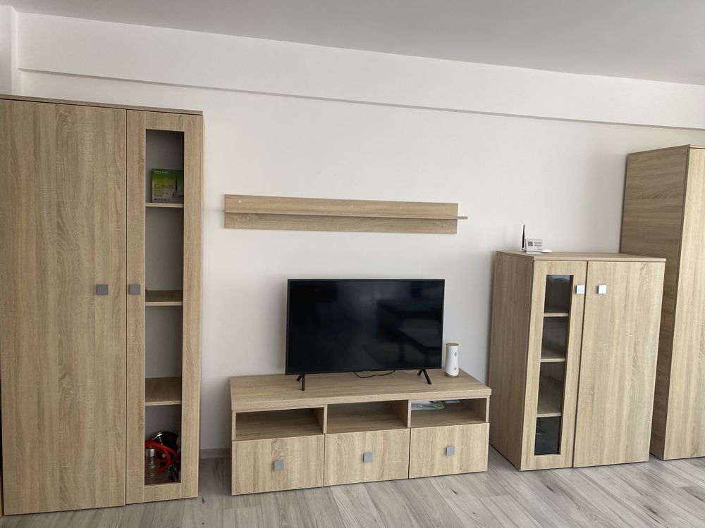 ÎNCHIRIEZ apartament cu o camera si parcare privata