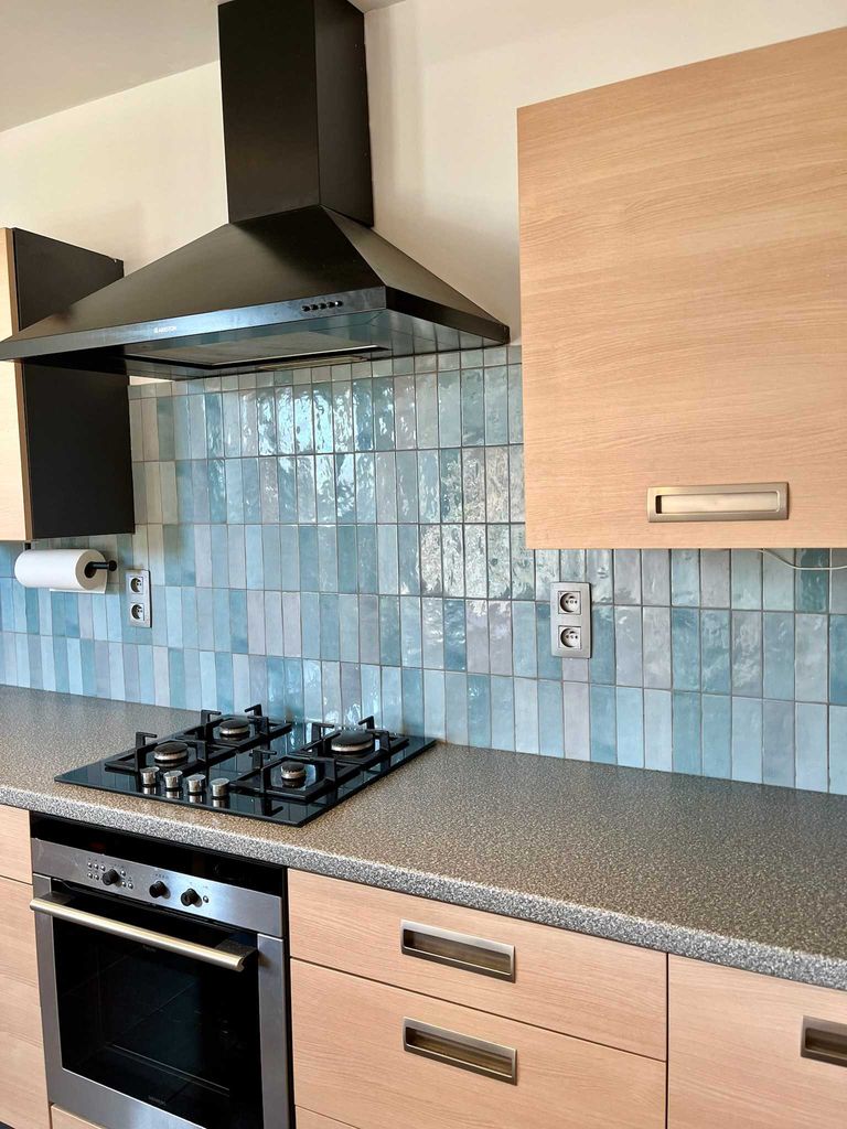 Дава се под наем Двустаен апартамент в София, Център - 55 кв.м за 408 € - Снимка #2