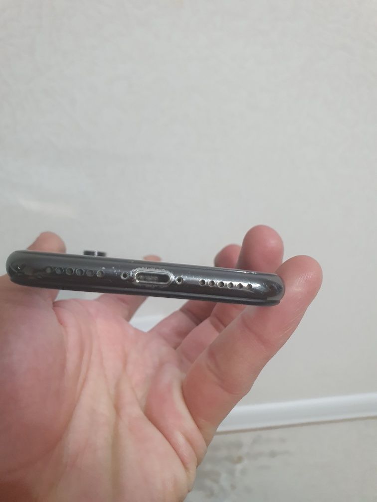 Ipone x в хорошем состоянии.
